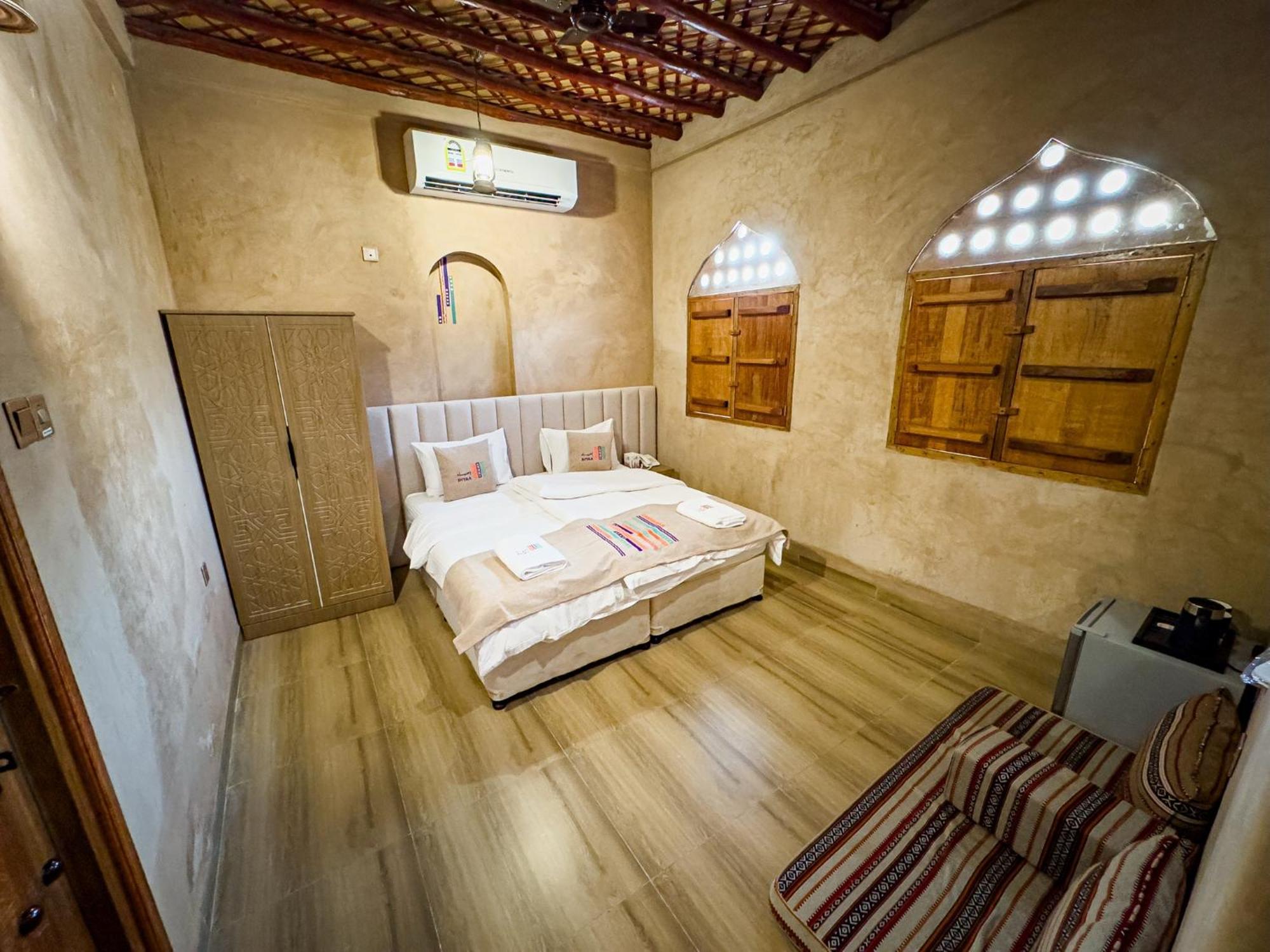 Ihyaa Inn Низва Екстериор снимка