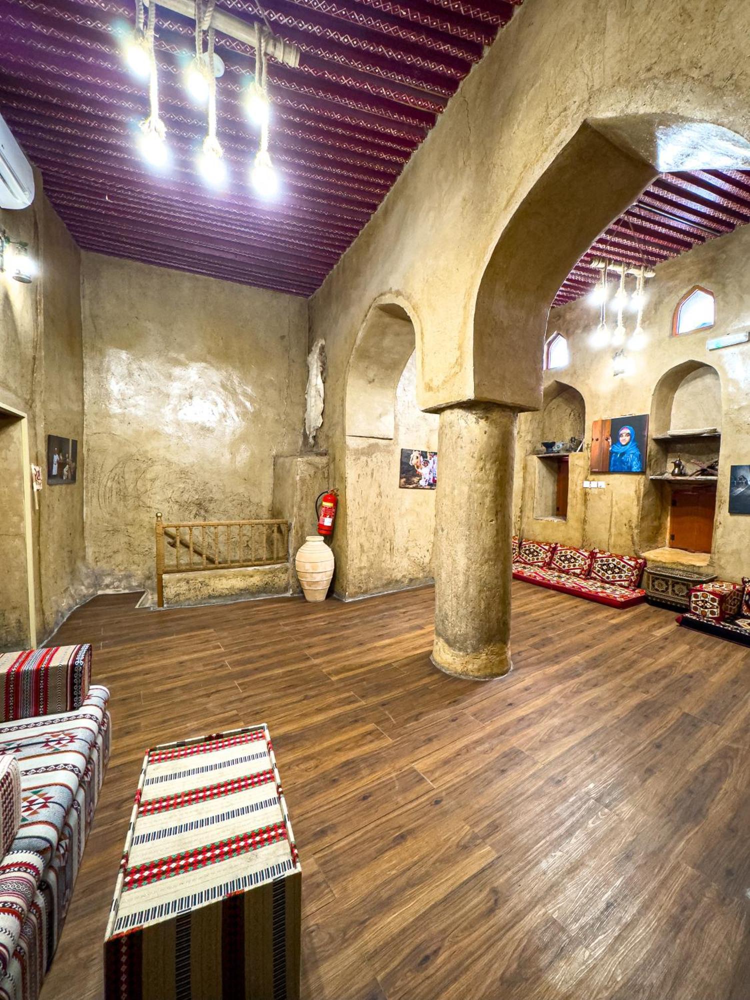 Ihyaa Inn Низва Екстериор снимка