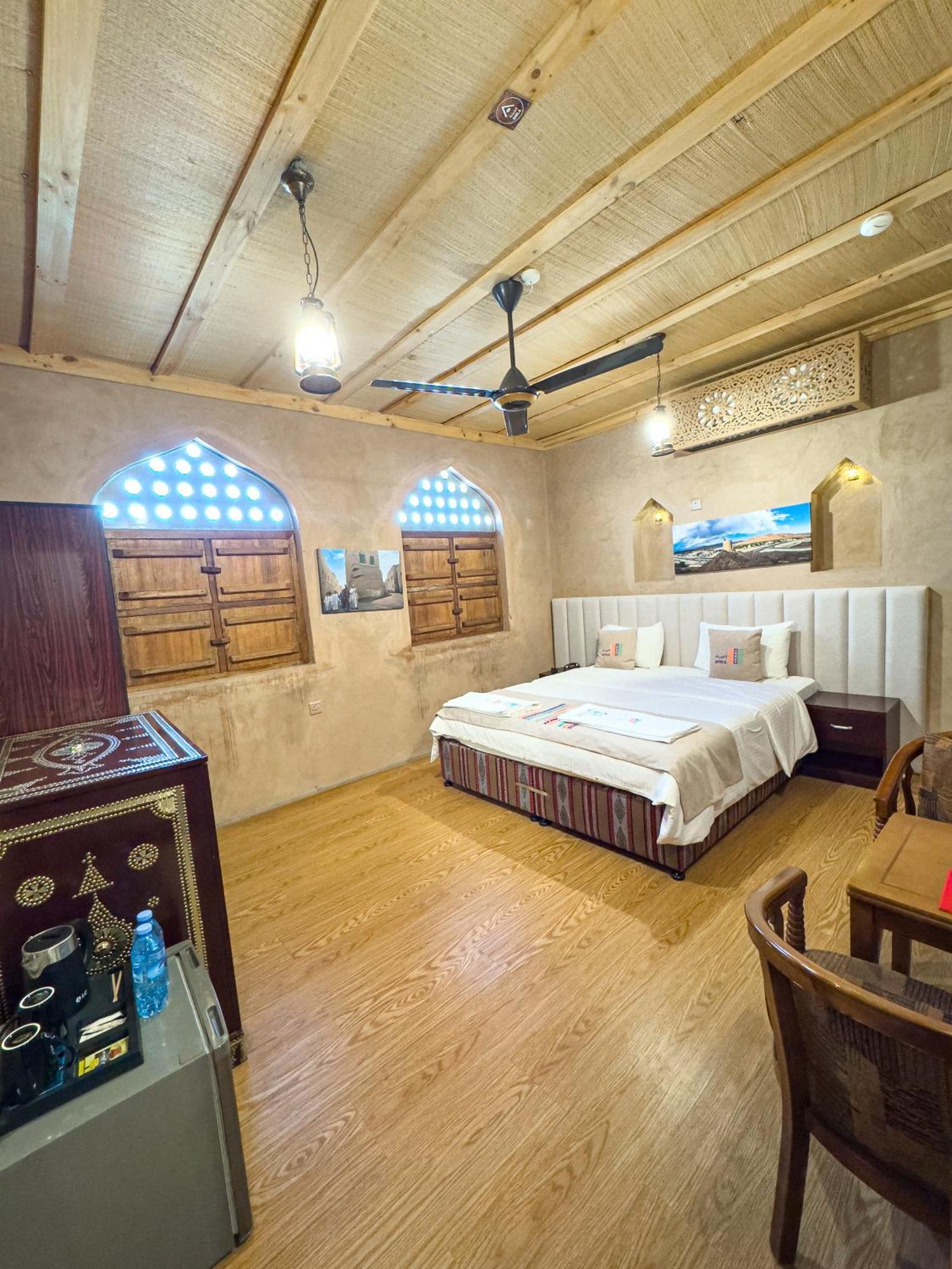 Ihyaa Inn Низва Екстериор снимка