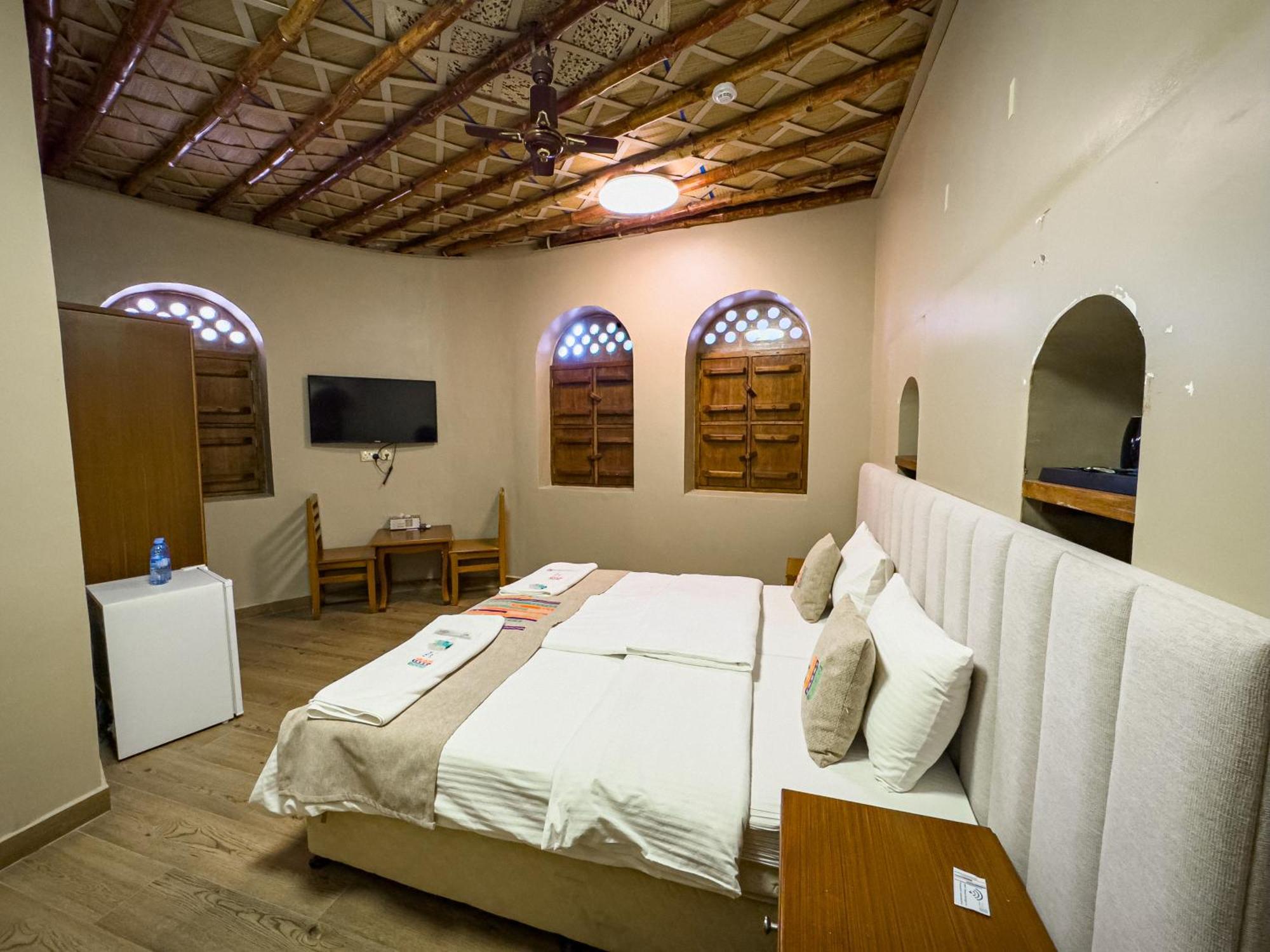 Ihyaa Inn Низва Екстериор снимка